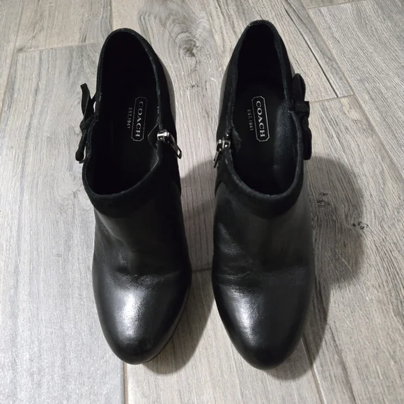 Coach Beatrice low ankle bootie heels,  size 8.5 women's - Picture 12 of 15